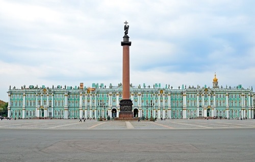 Зимний дворец с Дворцовой площадью